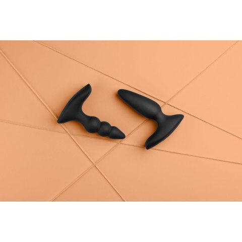 Smooth Vibrating Anal Plug with Remote Control Smooth Vibrating Anal Plug with Remote Control